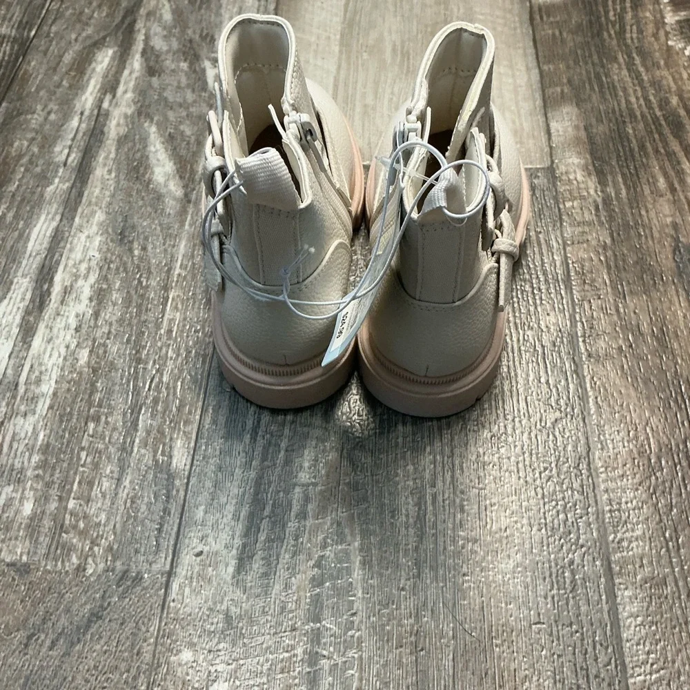 Cat & Jack Kids Cream Buckle Ankle Boots Size 9